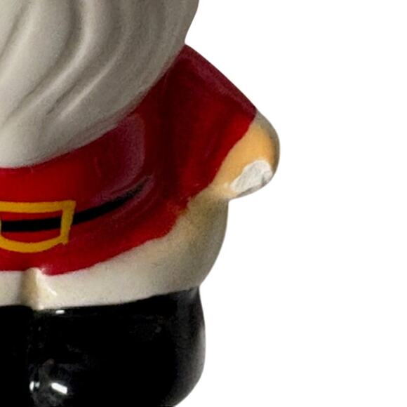 Vintage MCM Mr. and Mrs. Santa Clause Kissing Salt n' Pepper Shakers - Picture 6 of 6